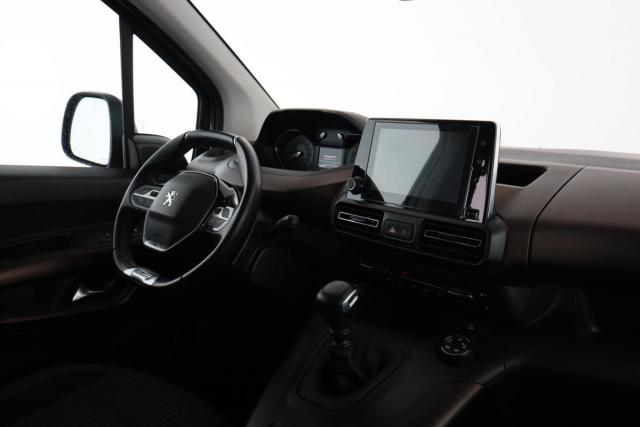 Peugeot Rifter image 9