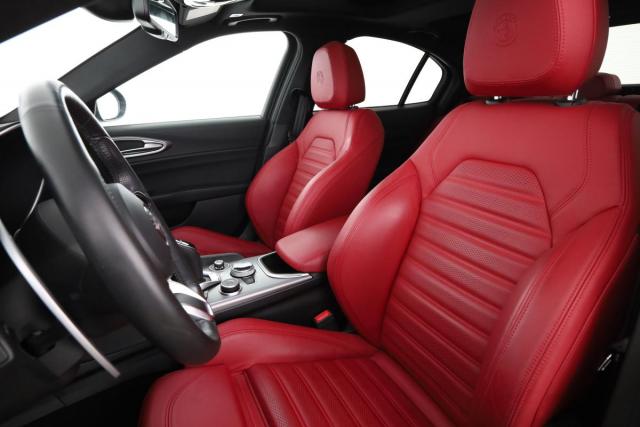 Alfa Romeo Giulia image 5