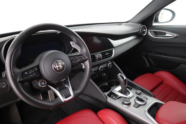 Alfa Romeo Giulia image 2