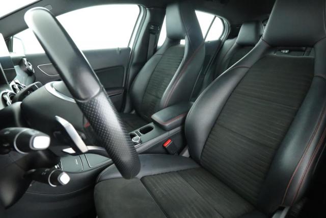 Mercedes Benz Gla image 8