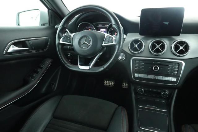 Mercedes Benz Gla image 6