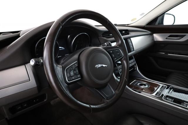Jaguar Xf image 6