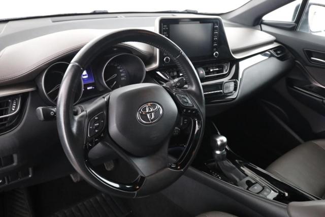 Toyota C-Hr image 8