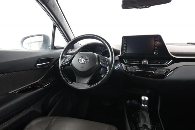 Toyota C-Hr image 9