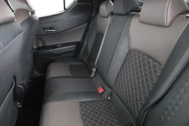 Toyota C-Hr image 6