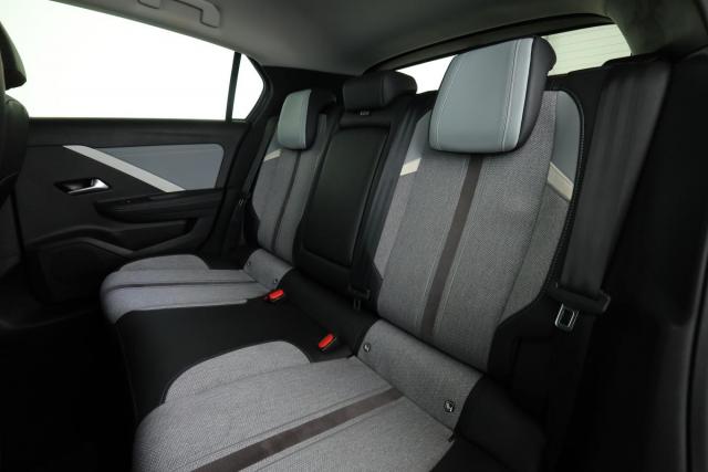Opel Astra image 9
