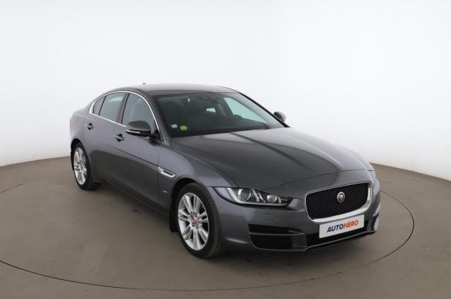 Jaguar Xe image 7