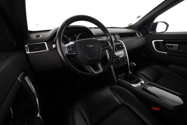 Land Rover Discovery Sport image 8