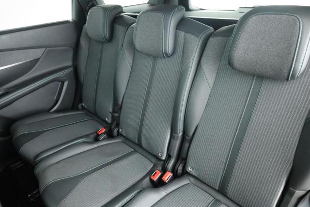 Peugeot 5008 image 2
