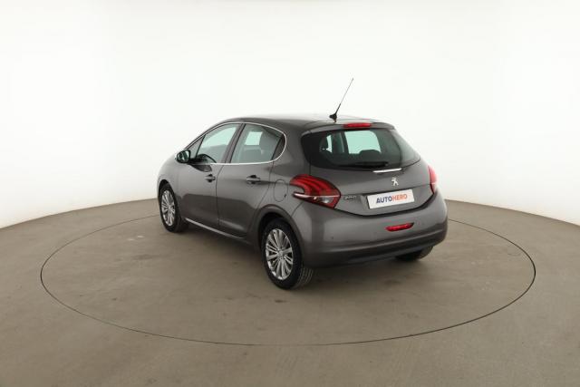 Peugeot 208 image 9