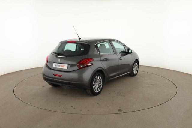 Peugeot 208 image 7