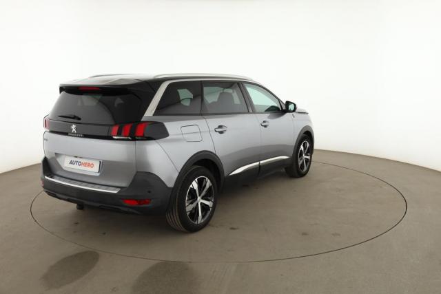 Peugeot 5008 image 2