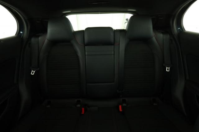 Mercedes Benz Gla image 4