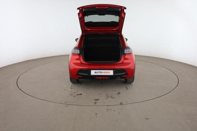 Peugeot 208 image 8