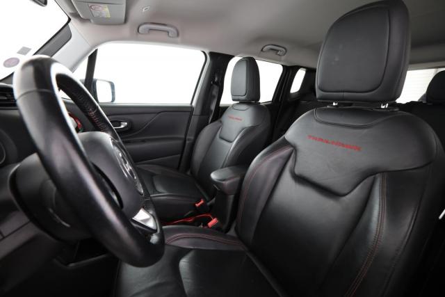 Jeep Renegade image 5