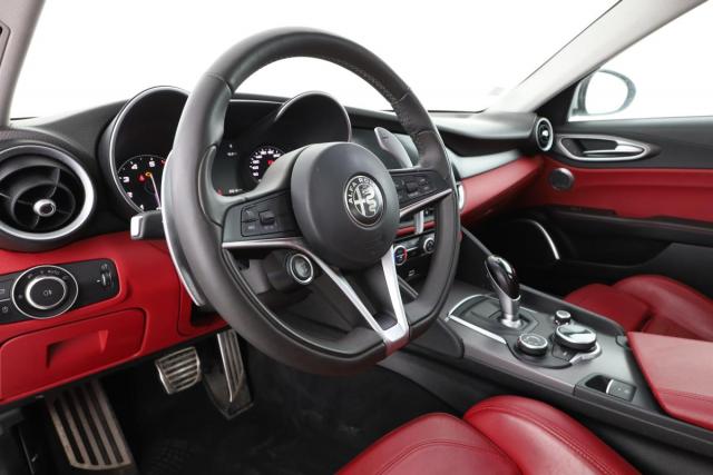 Alfa Romeo Giulia image 1