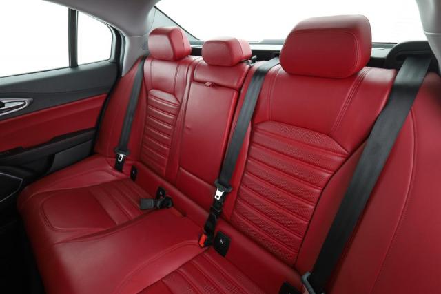 Alfa Romeo Giulia image 3