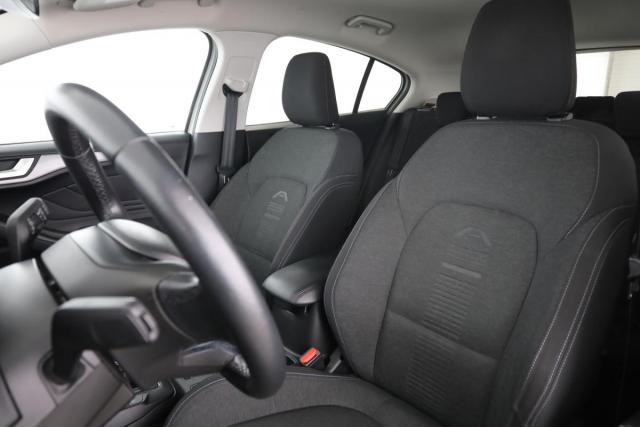 Ford Focus image 7