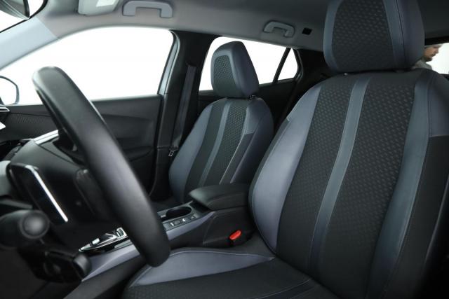 Peugeot 2008 image 1
