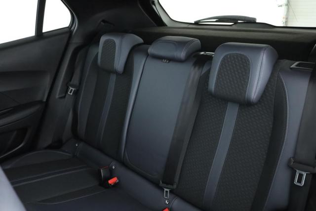Peugeot 2008 image 9