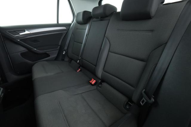 Volkswagen Golf image 5