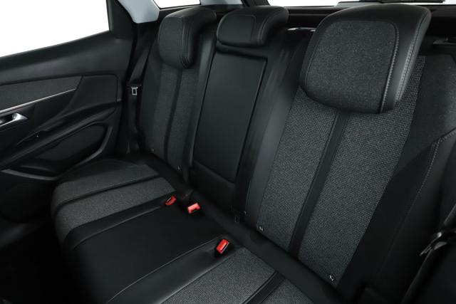 Peugeot 3008 image 2