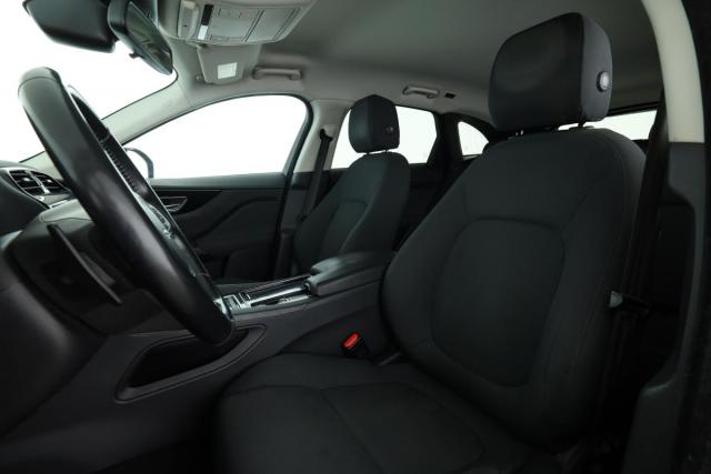 Jaguar F-Pace image 8