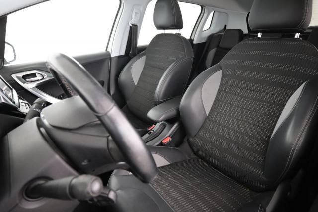 Peugeot 2008 image 3