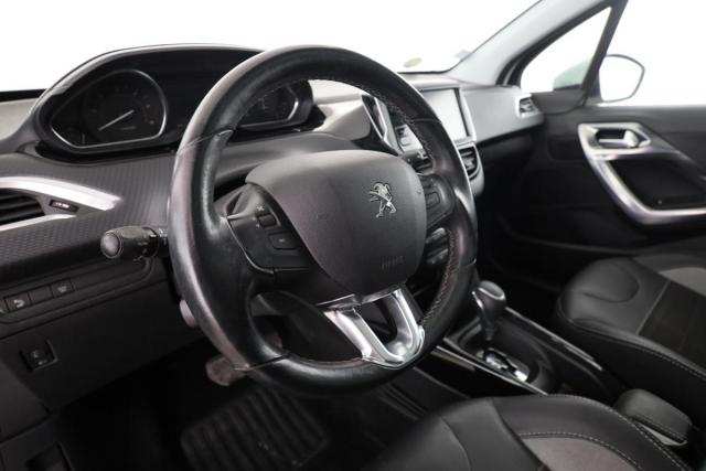 Peugeot 2008 image 1