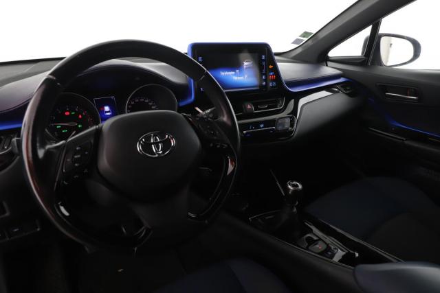 Toyota C-Hr image 2