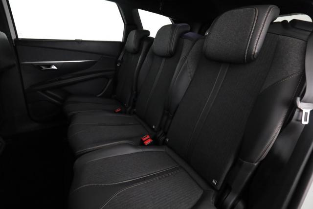 Peugeot 5008 image 1