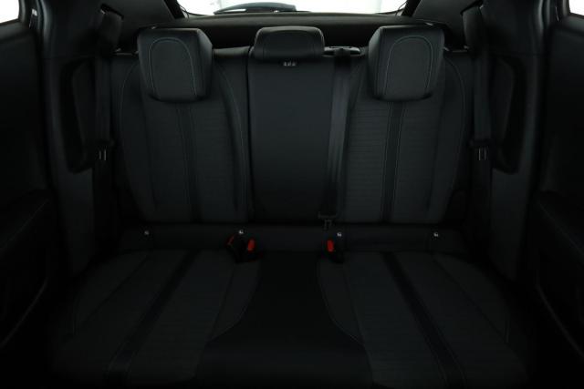 Peugeot 2008 image 3