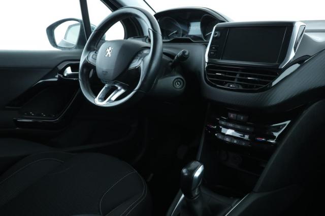 Peugeot 208 image 2