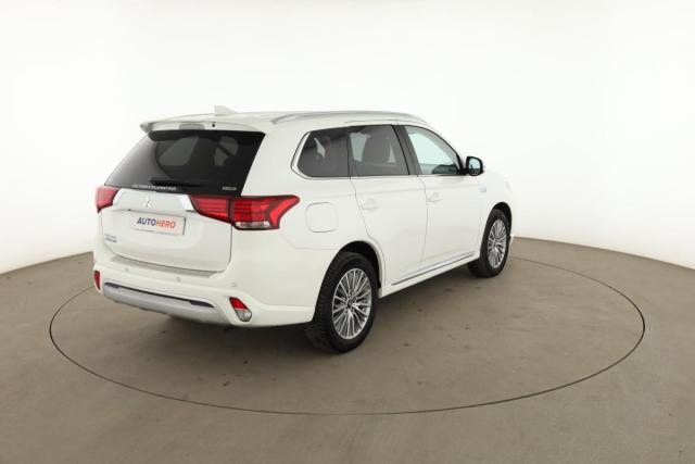 Mitsubishi Outlander image 1