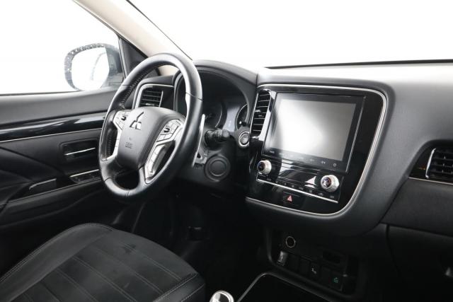 Mitsubishi Outlander image 3