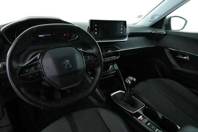Peugeot 2008 image 1