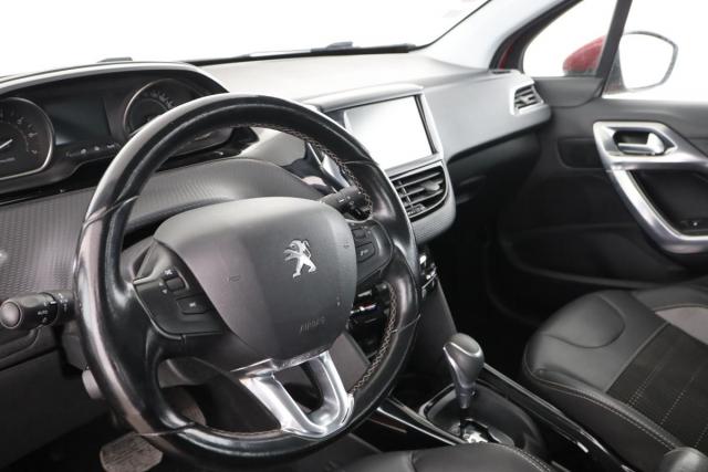 Peugeot 2008 image 8