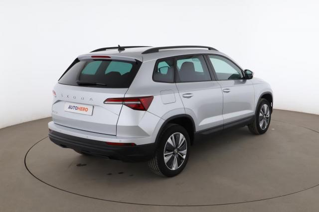 Skoda Karoq image 5