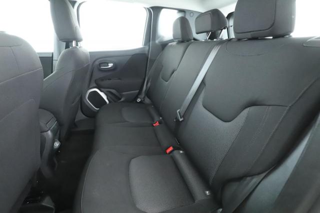 Jeep Renegade image 8