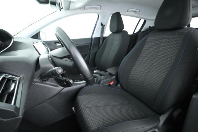 Peugeot 308 image 9