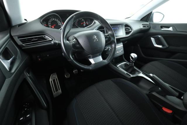 Peugeot 308 image 1