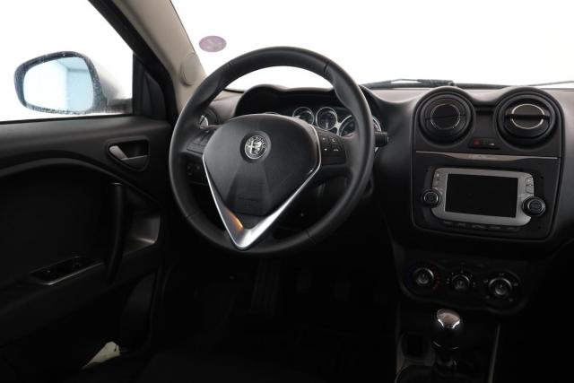Alfa Romeo Mito image 8