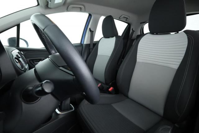 Toyota Yaris image 2