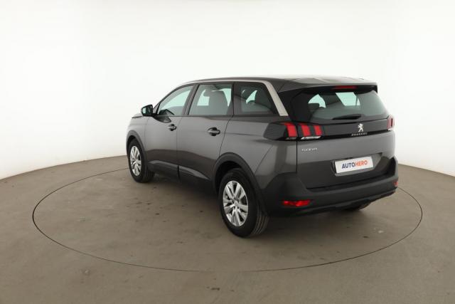 Peugeot 5008 image 2