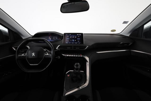 Peugeot 3008 image 2