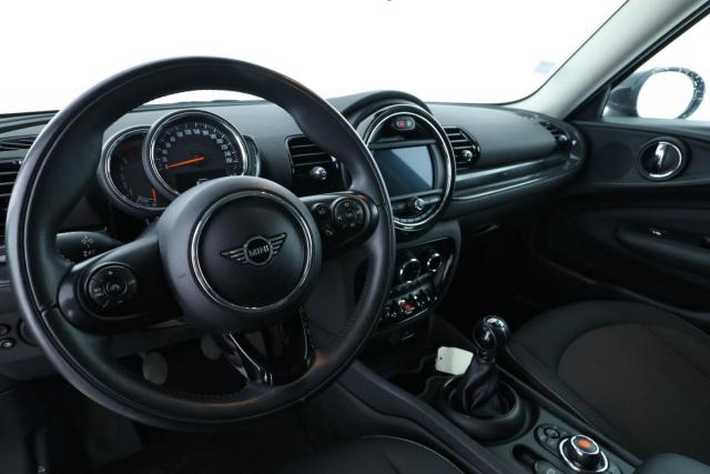 Mini Clubman image 2