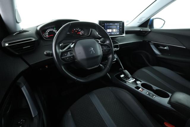 Peugeot 2008 image 8