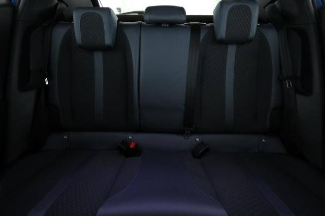 Peugeot 2008 image 6