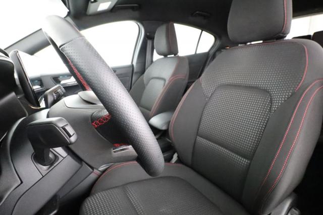 Ford Focus image 9