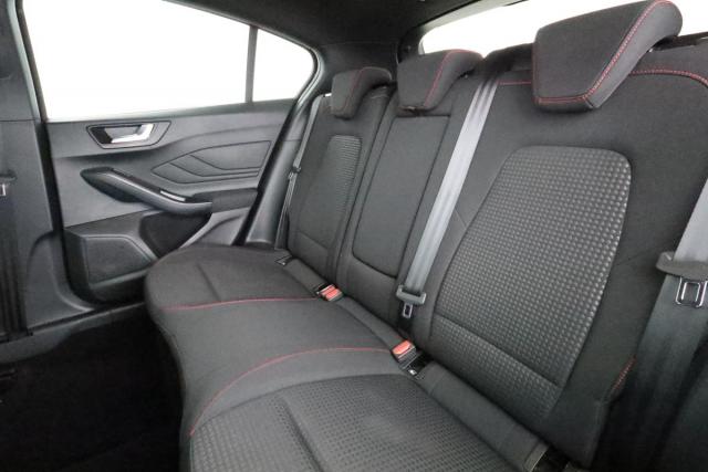 Ford Focus image 8